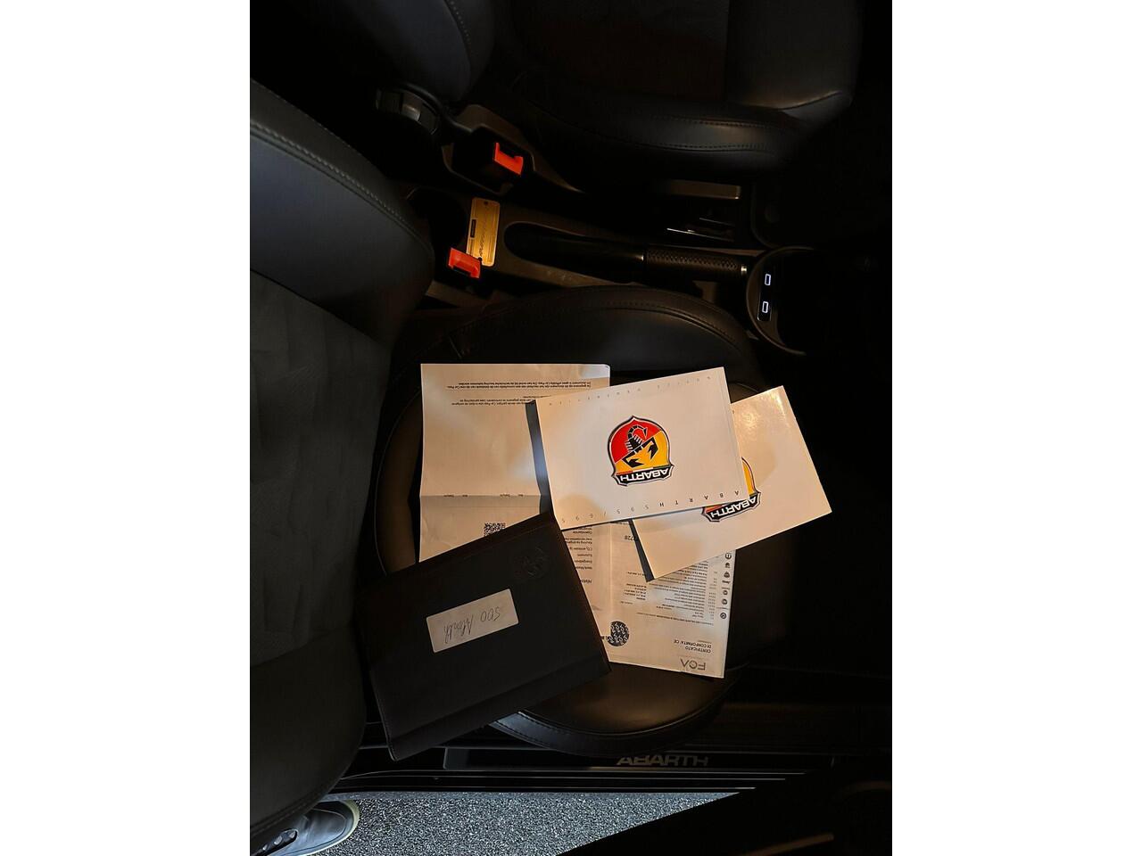 Abarth 500 595 1.4 T-Jet Scorpioneoro 595/One of 2000 165PK/Carplay/Pdc/Beats