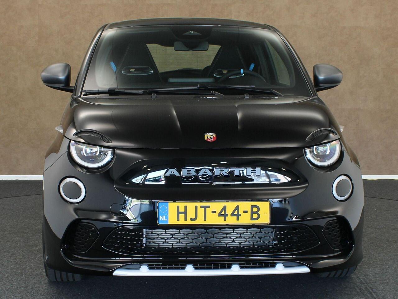 Abarth 500 500e Urban 42 kWh SOH 99.1%! - APPLE CARPLAY/ANDROID AUTO - CRUISE CONTROL - NAVIGATIE FULL MAP - LICHTMETALEN VELGEN 17 INCH - KEYLESS START - PARKEERSENSOREN ACHTER - SPORTSTUUR - SPORTSTOELEN