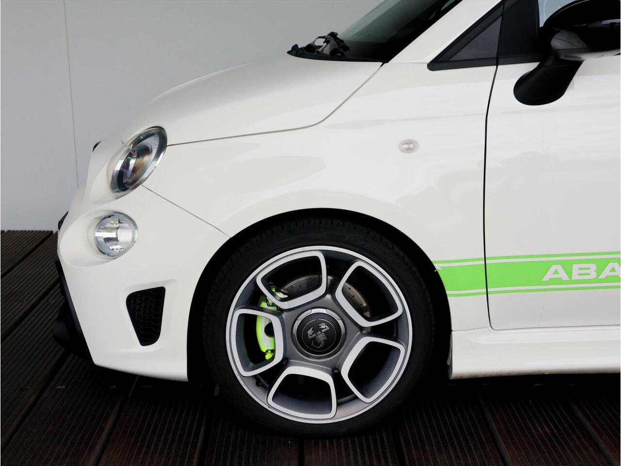 Abarth 595 1.4 T-Jet Turismo 70th Anniversary | Automaat | Schakelflippers | Sabelt stoelen | Pano-dak |