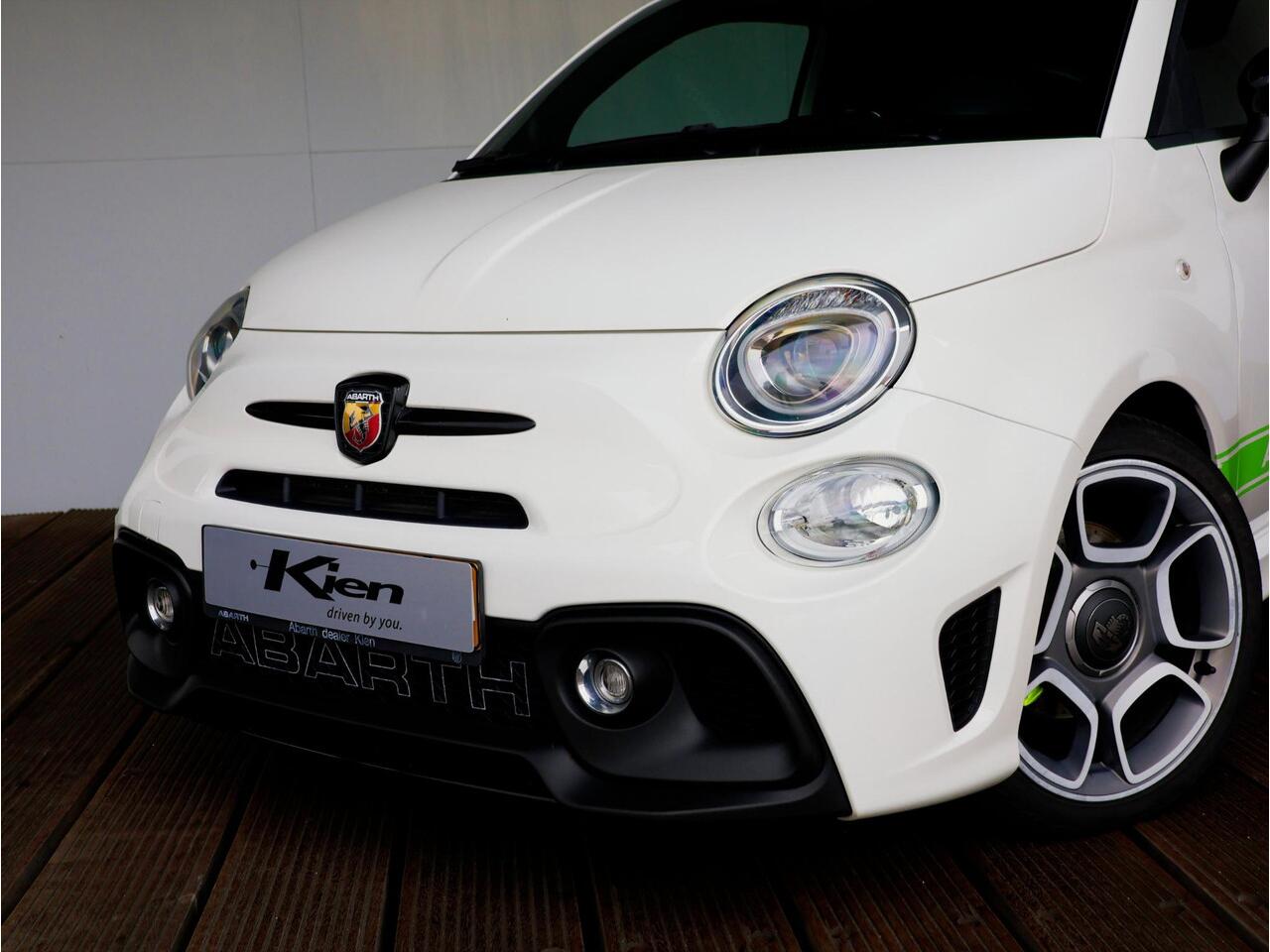 Abarth 595 1.4 T-Jet Turismo 70th Anniversary | Automaat | Schakelflippers | Sabelt stoelen | Pano-dak |