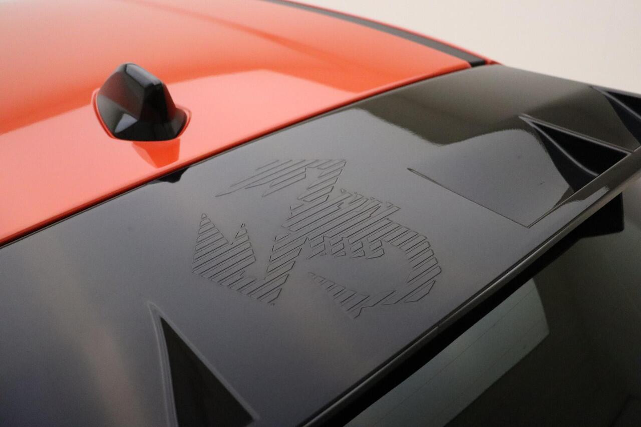 Abarth 600e Abarth Turismo 54 kWh | 20'' lichtmetalen velgen | Sabelt sportstoelen | Zwarte hemelbekleding | Alcantara sportstuur | Sperdifferentieel | Uit voorraad leverbaar!