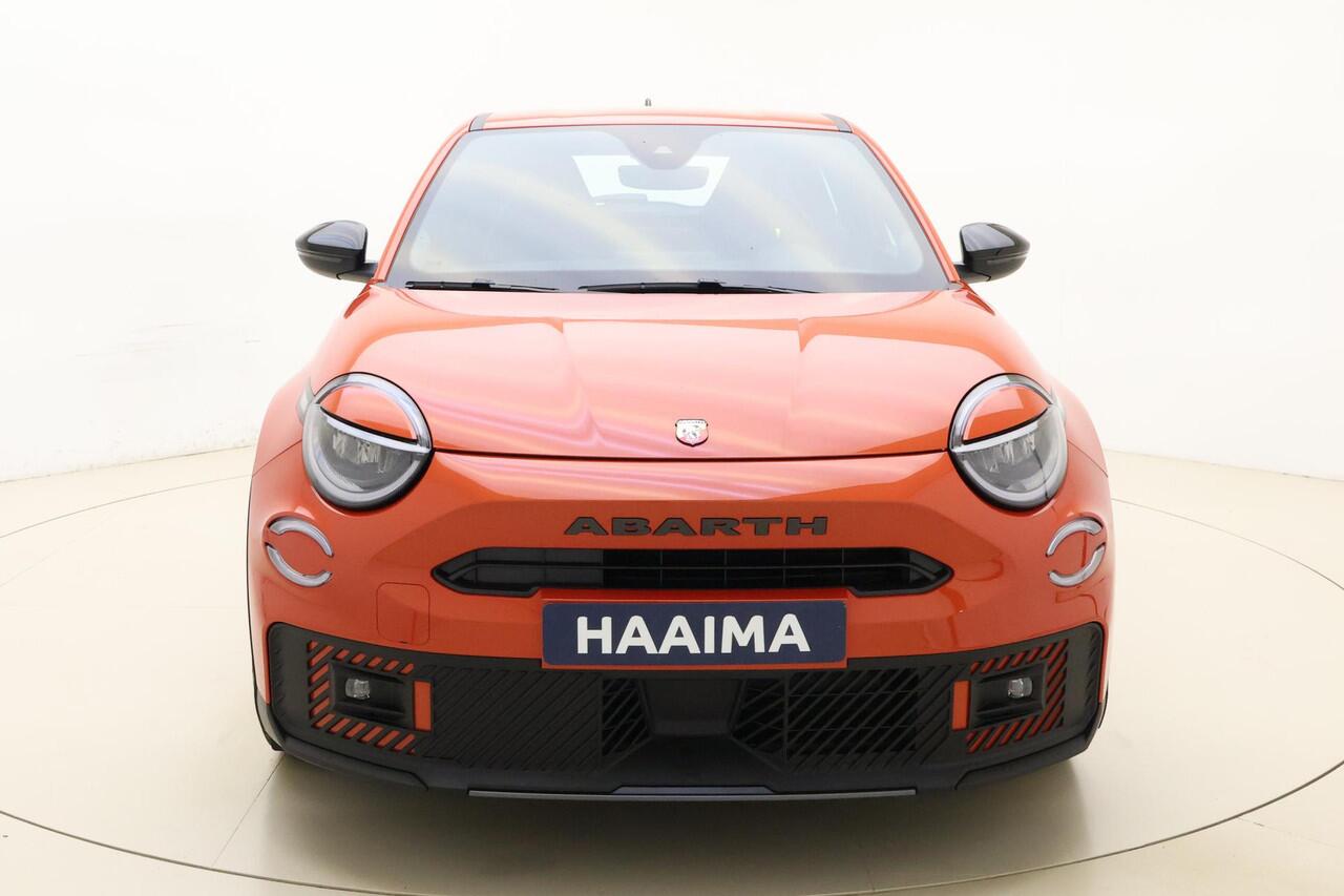 Abarth 600e Abarth Turismo 54 kWh | 20'' lichtmetalen velgen | Sabelt sportstoelen | Zwarte hemelbekleding | Alcantara sportstuur | Sperdifferentieel | Uit voorraad leverbaar!