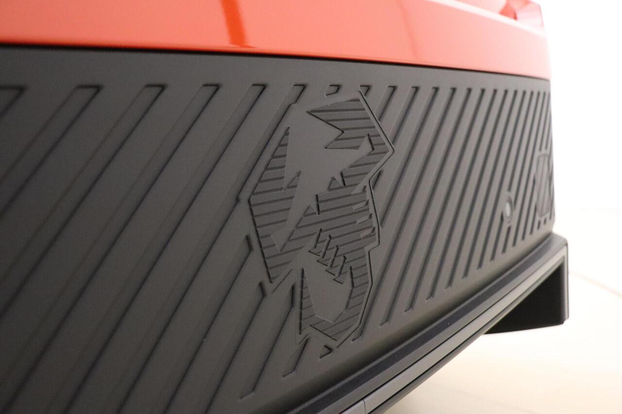 Abarth 600e Abarth Turismo 54 kWh | 20'' lichtmetalen velgen | Sabelt sportstoelen | Zwarte hemelbekleding | Alcantara sportstuur | Sperdifferentieel | Uit voorraad leverbaar!