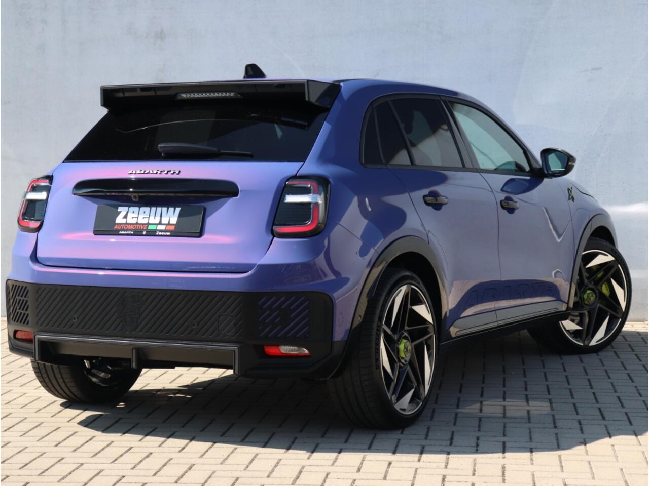 Abarth 600e Scorpionissima 54 kWh | Boek nu uw proefrit!