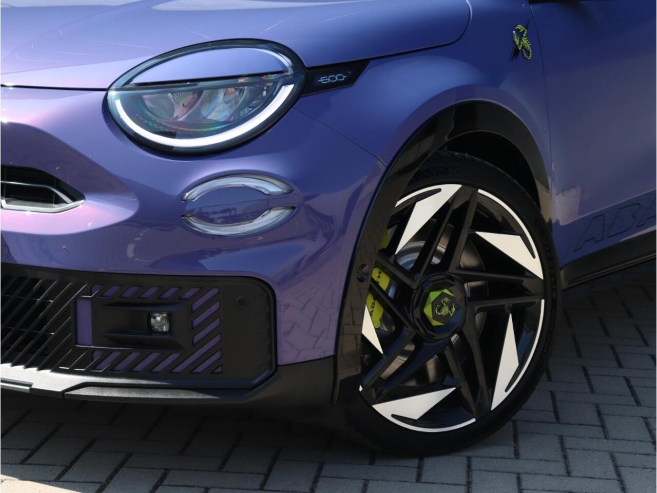 Abarth 600e Scorpionissima 54 kWh | Boek nu uw proefrit!