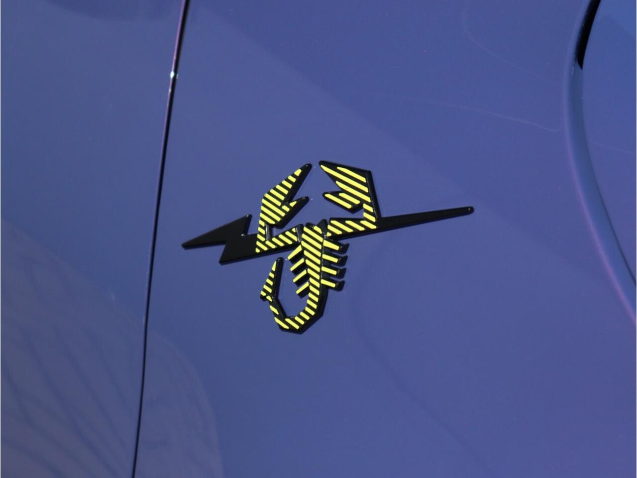 Abarth 600e Scorpionissima 54 kWh | Boek nu uw proefrit!