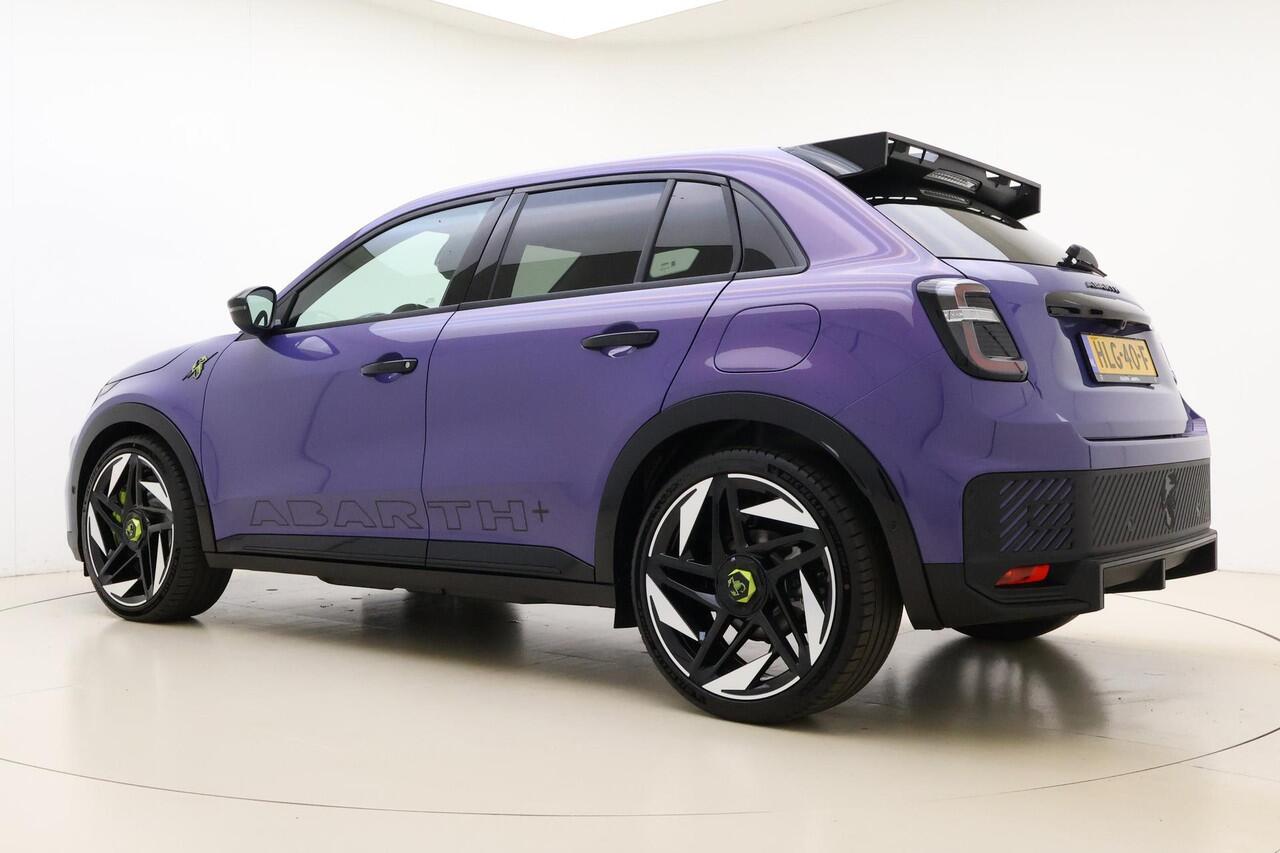 Abarth 600e Abarth Scorpionissima 54 kWh | Sabelt kuipstoelen | Sper differentieel | Sound Box | 20'' lichtmetalen velgen | Alcantara sportstuur | Zwarte hemelbekleding