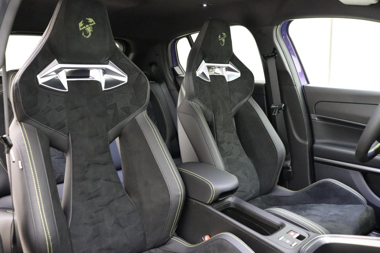 Abarth 600e Abarth Scorpionissima 54 kWh | Sabelt kuipstoelen | Sper differentieel | Sound Box | 20'' lichtmetalen velgen | Alcantara sportstuur | Zwarte hemelbekleding