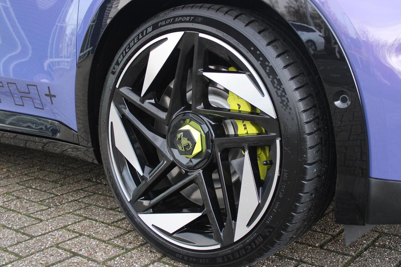 Abarth 600e SCORPIONISSIMA 280PK 54 kWh | SABELT PERFORMANCE SPORT STOELEN/BEKLEDING | ENGINE SOUND GENERATOR | PACK DESIGN SCORPIONISSIMA | PACK TECH SCORPIONISSIMA | PACK WINTER (STOEL VERWARMING/VOORRUITVERWARMING) | PACK SCORPION | 20" LICHTMETALEN VELGEN | ABART