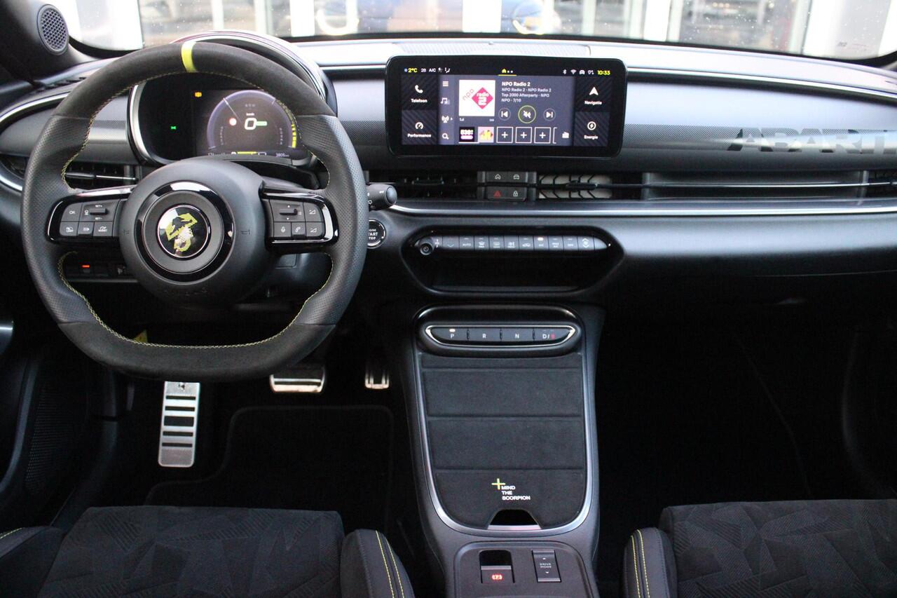 Abarth 600e SCORPIONISSIMA 280PK 54 kWh | SABELT PERFORMANCE SPORT STOELEN/BEKLEDING | ENGINE SOUND GENERATOR | PACK DESIGN SCORPIONISSIMA | PACK TECH SCORPIONISSIMA | PACK WINTER (STOEL VERWARMING/VOORRUITVERWARMING) | PACK SCORPION | 20" LICHTMETALEN VELGEN | ABART