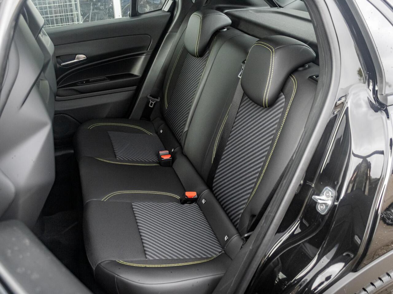 Abarth 600e Turismo 54 kWh | Uit voorraad leverbaar | 18% Bijtelling