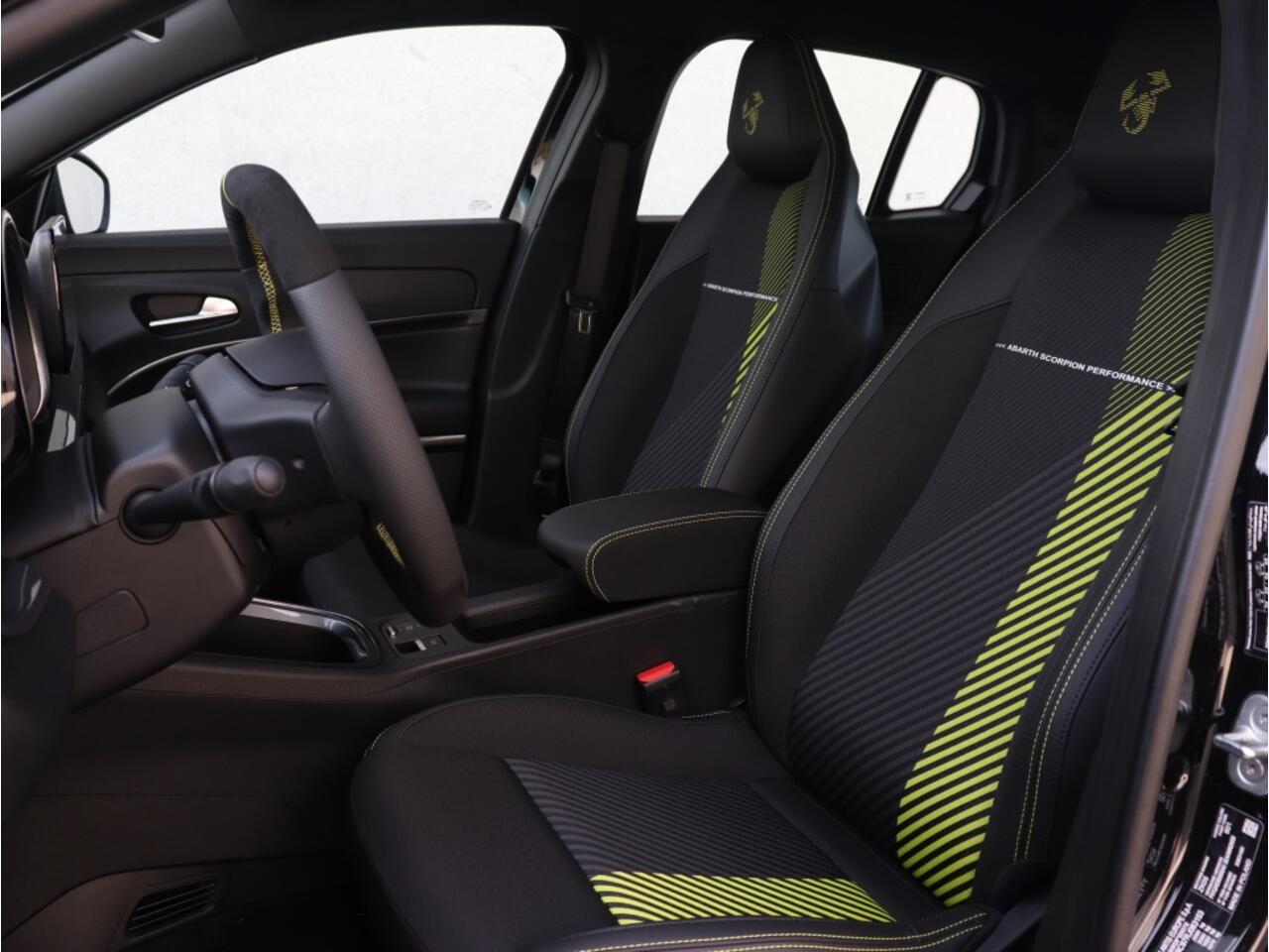 Abarth 600e Turismo 54 kWh | Sabelt | Boek nu uw proefrit!