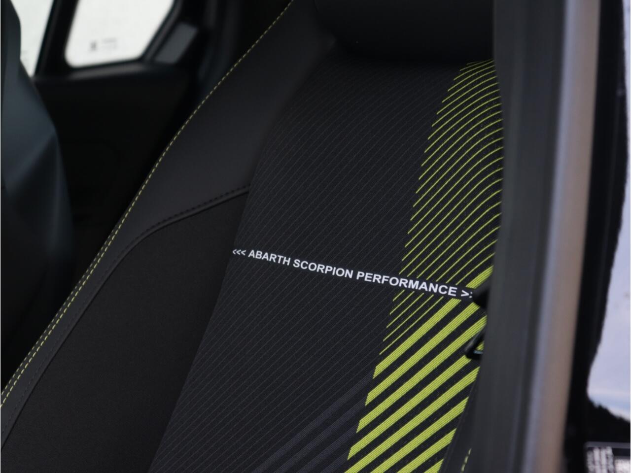 Abarth 600e Turismo 54 kWh | Sabelt | Boek nu uw proefrit!