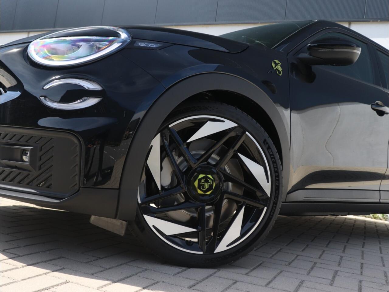 Abarth 600e Turismo 54 kWh | Sabelt | Boek nu uw proefrit!