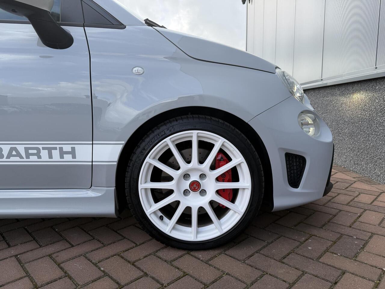 Abarth 695 1.4 T-Jet Esseesse PANO | BEATS | AKRA