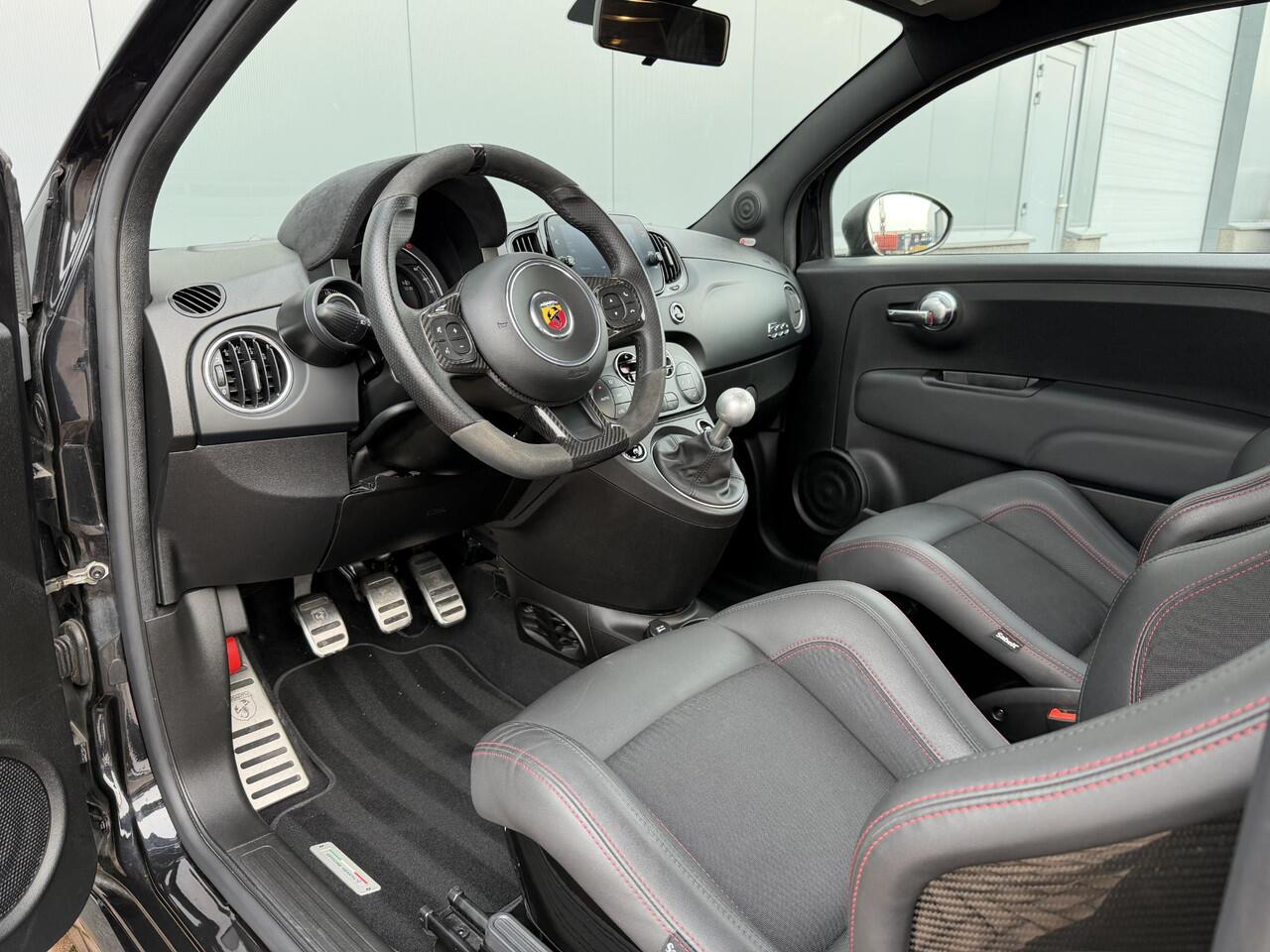 Abarth 695 1.4 T-Jet Competizione BEATS | CARBON | SABELT