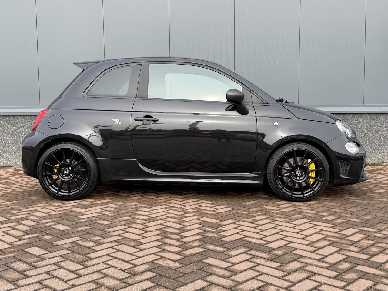 Abarth 695 1.4 T-Jet Competizione BEATS | CARBON | SABELT