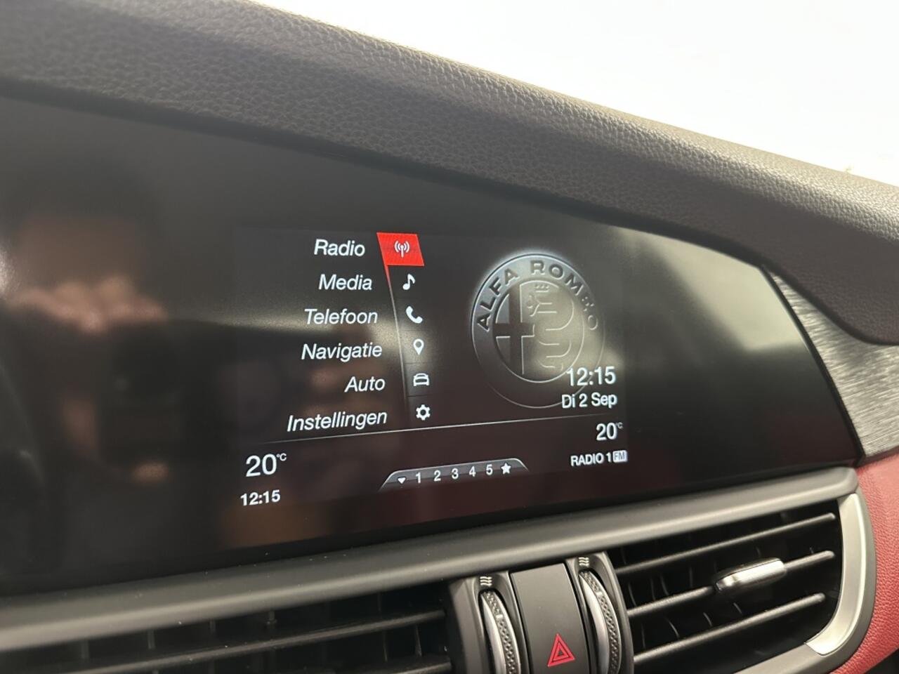 Alfa Romeo GIULIA 2.0T Super | Leer | Bi-Xenon | Flippers |