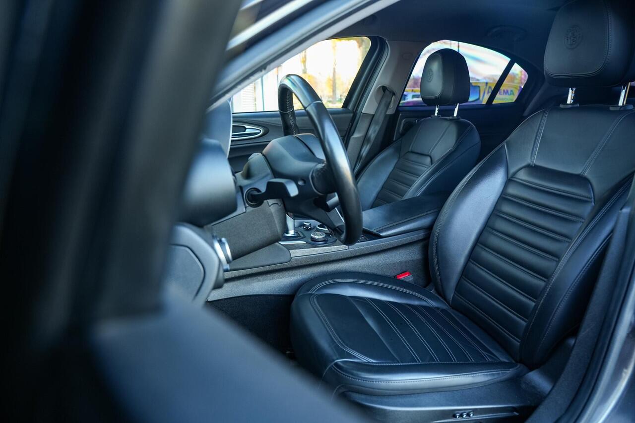 Alfa Romeo GIULIA 2.0 T AWD B4 + GEPANTSERD 280 PK | Diplomatiek veiligheidsglas | Ex-regeringsauto Italië | Unieke historie