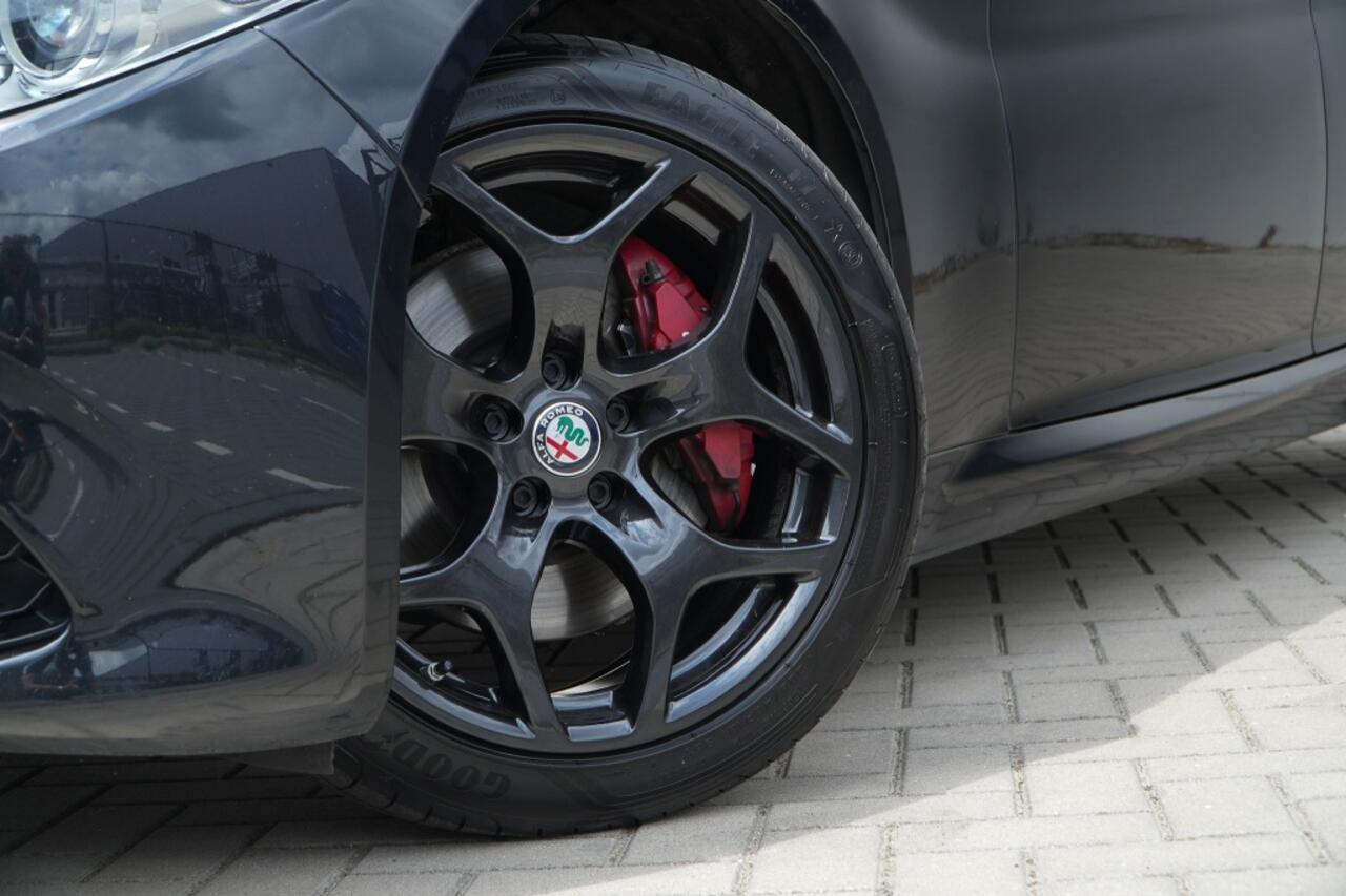 Alfa Romeo GIULIA 2.0 Turbo 280 PK Super | Veloce | Carplay | Raggazon | Xenon | 1