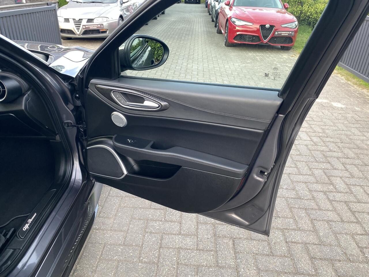 Alfa Romeo GIULIA 2.0 T Veloce Ti AWD QV interieur Harman Kardon Adaptief onderstel LSD