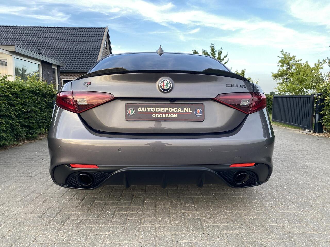 Alfa Romeo GIULIA 2.0 T Veloce Ti AWD QV interieur Harman Kardon Adaptief onderstel LSD