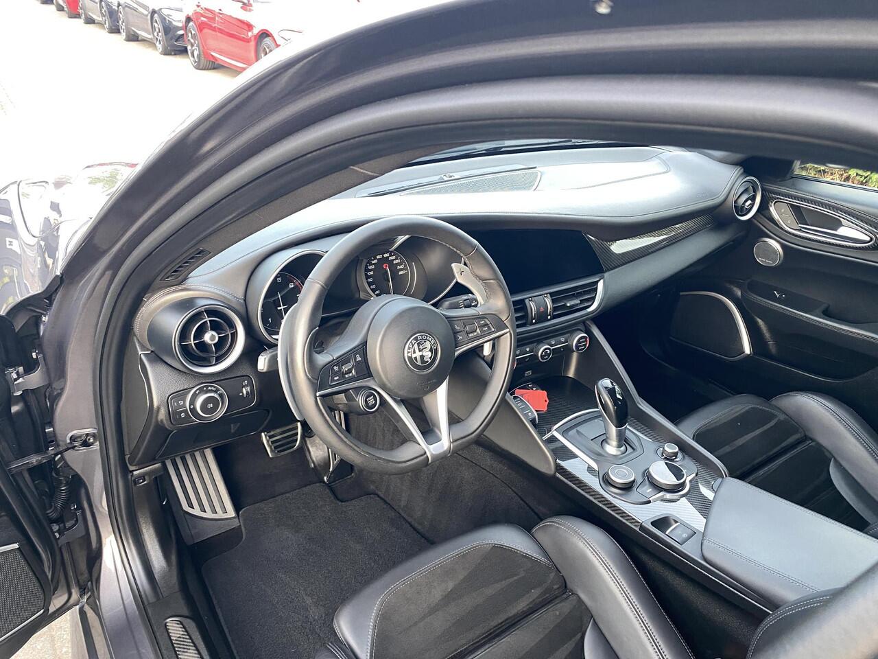 Alfa Romeo GIULIA 2.0 T Veloce Ti AWD QV interieur Harman Kardon Adaptief onderstel LSD