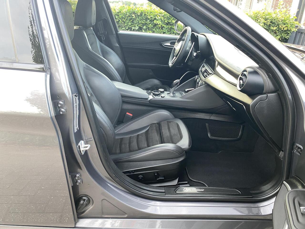 Alfa Romeo GIULIA 2.0 T Veloce Ti AWD QV interieur Harman Kardon Adaptief onderstel LSD