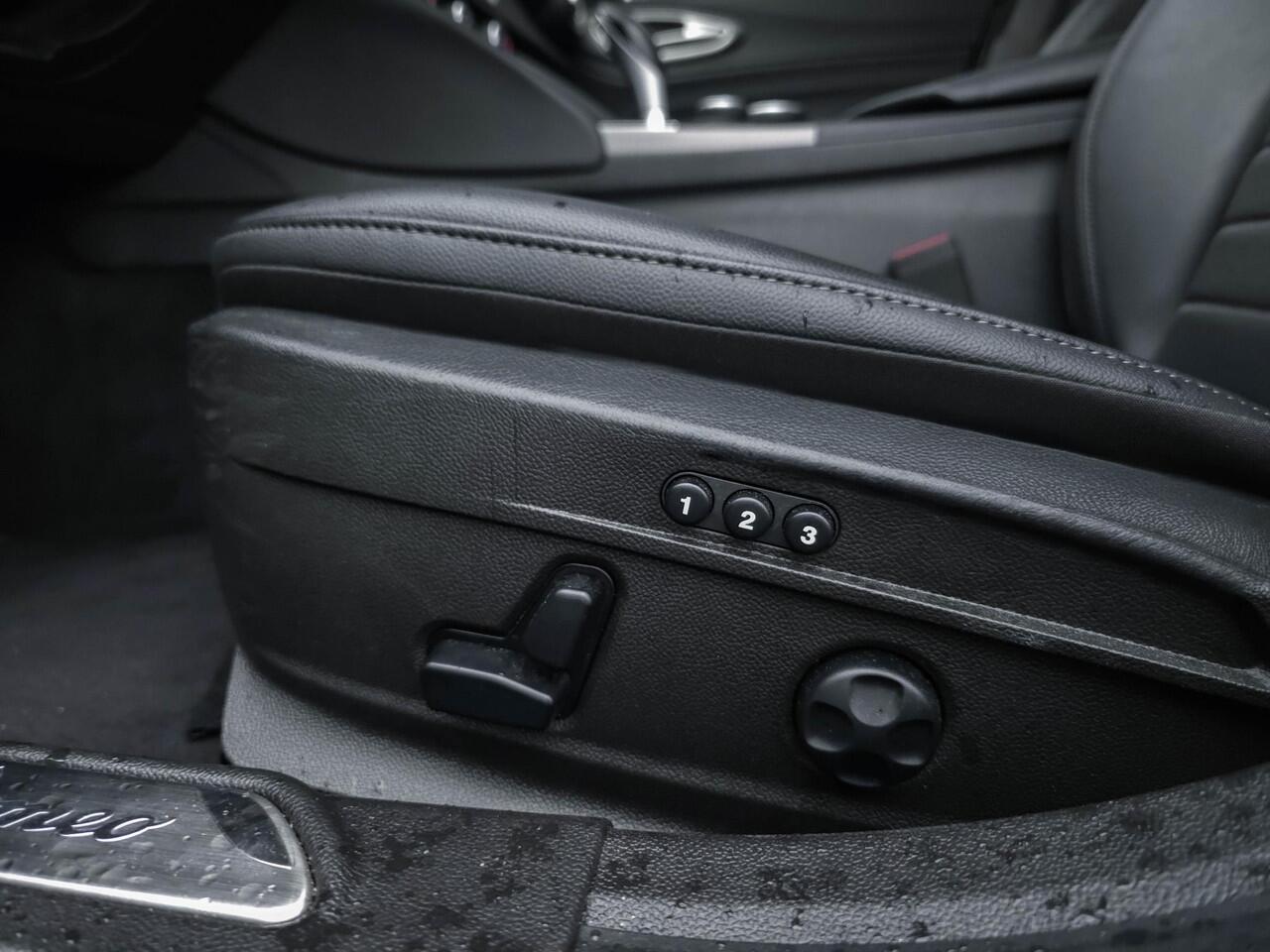 Alfa Romeo GIULIA 2.0T Super | Pano | 19"| Side | ACC | Memo | Camera |