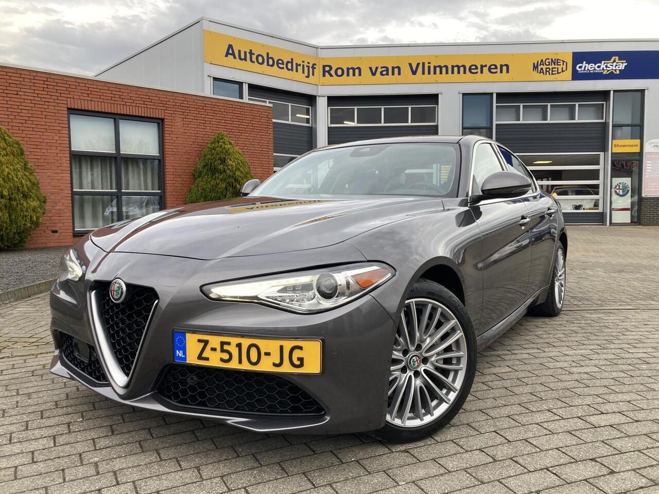 Alfa Romeo GIULIA 2.0 T TI Lusso Q4 | Apple Car Play | Harman Kardon Audio |