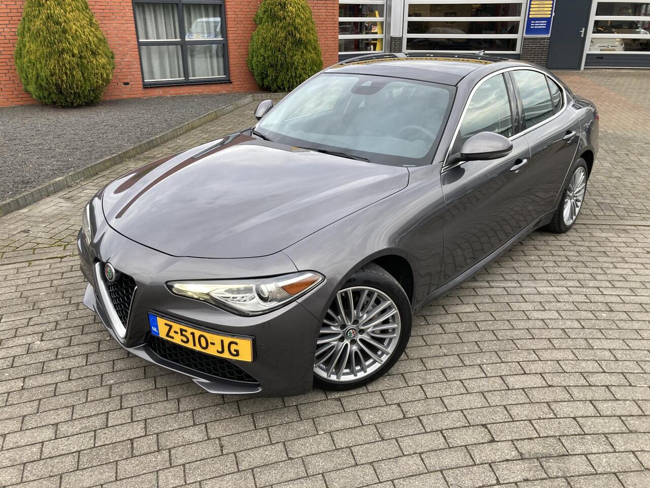 Alfa Romeo GIULIA 2.0 T TI Lusso Q4 | Apple Car Play | Harman Kardon Audio |