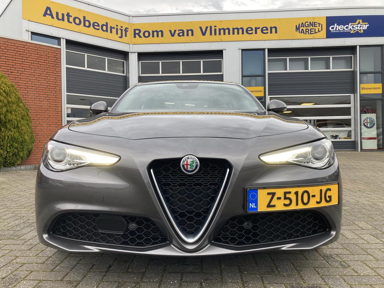 Alfa Romeo GIULIA 2.0 T TI Lusso Q4 | Apple Car Play | Harman Kardon Audio |