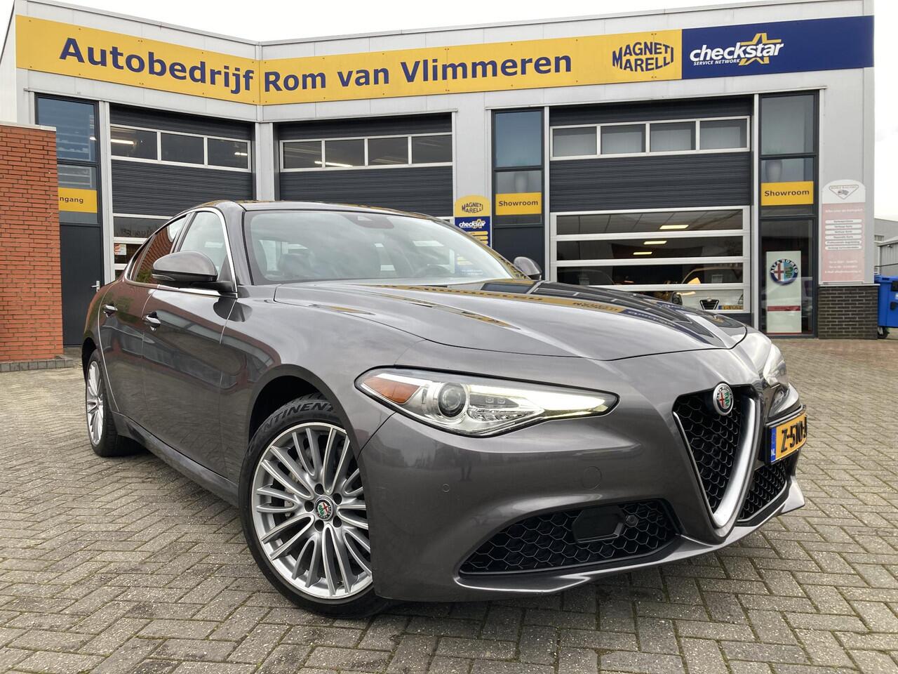 Alfa Romeo GIULIA 2.0 T TI Lusso Q4 | Apple Car Play | Harman Kardon Audio |