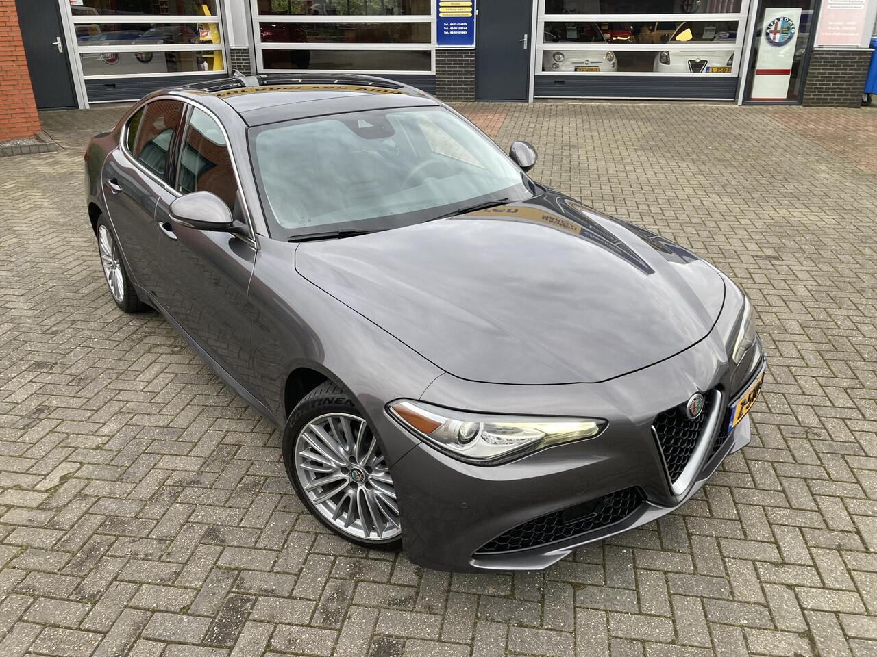 Alfa Romeo GIULIA 2.0 T TI Lusso Q4 | Apple Car Play | Harman Kardon Audio |