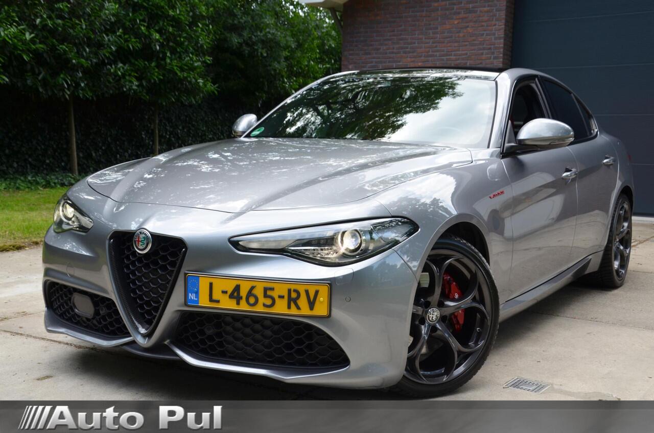 Alfa Romeo GIULIA 2.0 T Veloce Automaat Navi/Pdc/Ecc/Panoramadak/Stoelverwarming/Leer/Harman Kardon/Achteruitrijcamera/Xenon/ 280 PK