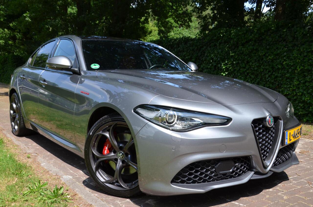 Alfa Romeo GIULIA 2.0 T Veloce Automaat Navi/Pdc/Ecc/Panoramadak/Stoelverwarming/Leer/Harman Kardon/Achteruitrijcamera/Xenon/ 280 PK
