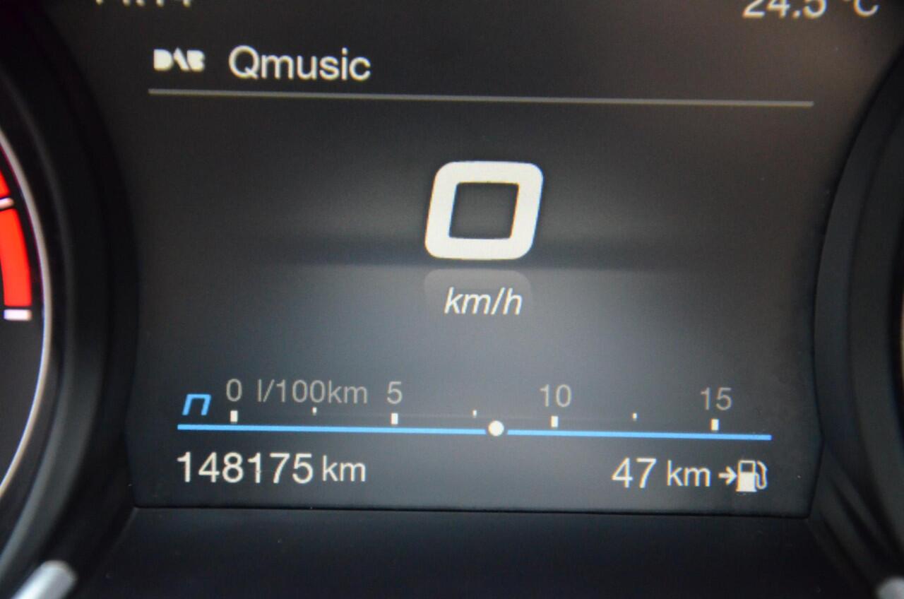 Alfa Romeo GIULIA 2.0 T Veloce Automaat Navi/Pdc/Ecc/Panoramadak/Stoelverwarming/Leer/Harman Kardon/Achteruitrijcamera/Xenon/ 280 PK