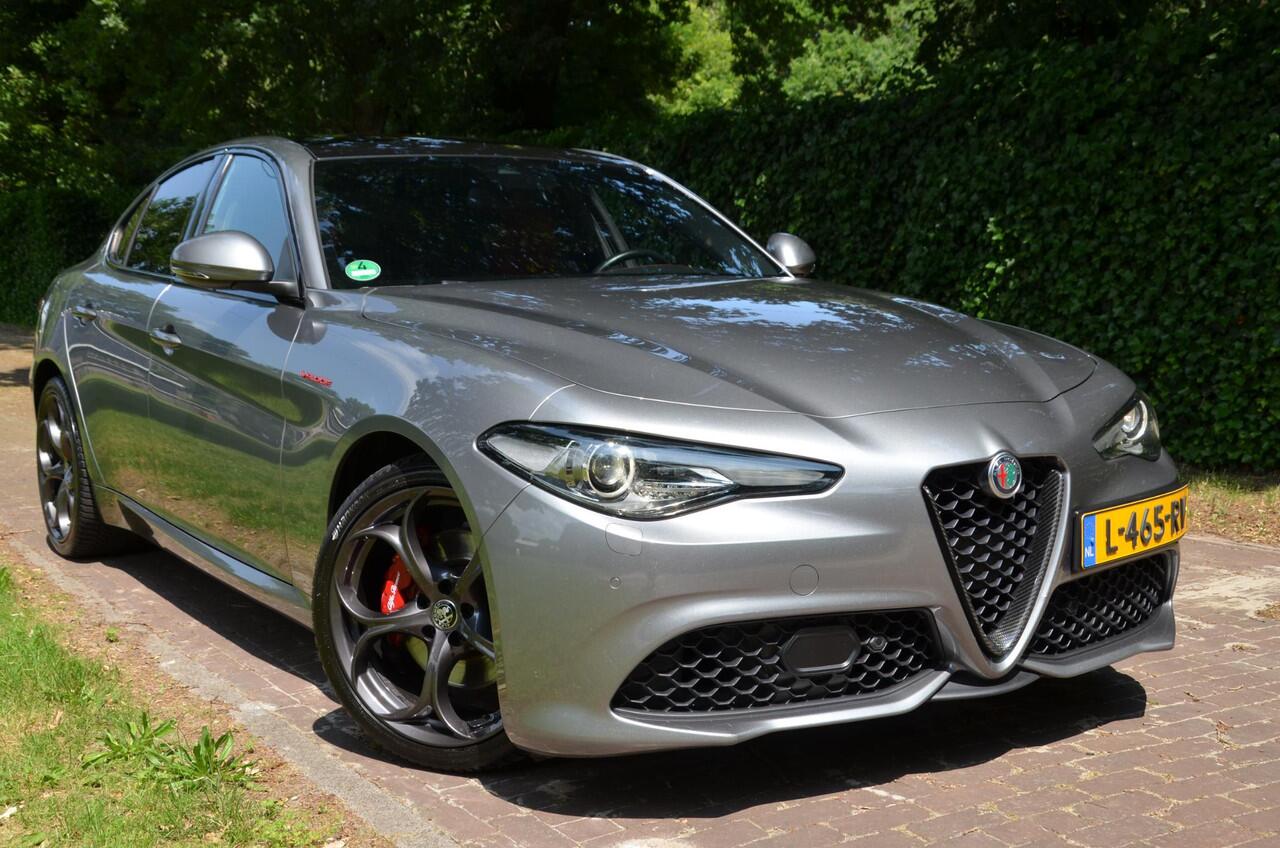 Alfa Romeo GIULIA 2.0 T Veloce Automaat Navi/Pdc/Ecc/Panoramadak/Stoelverwarming/Leer/Harman Kardon/Achteruitrijcamera/Xenon/ 280 PK