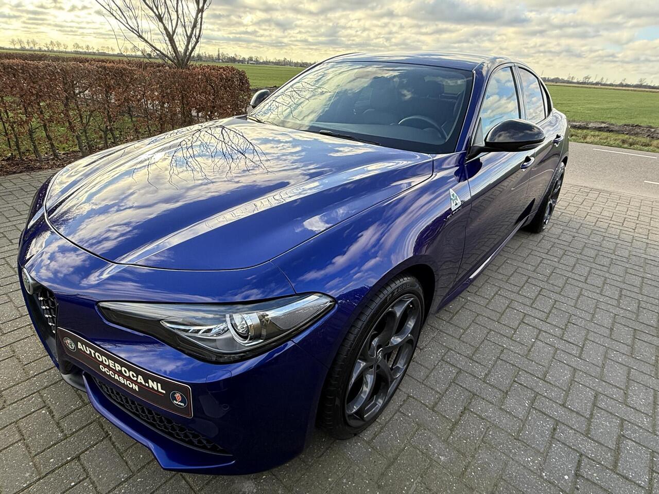 Alfa Romeo GIULIA 2.0 T Veloce 280 PK / Active Schokdempers en LSD!! Topstaat!! Blu Anodizzato!!