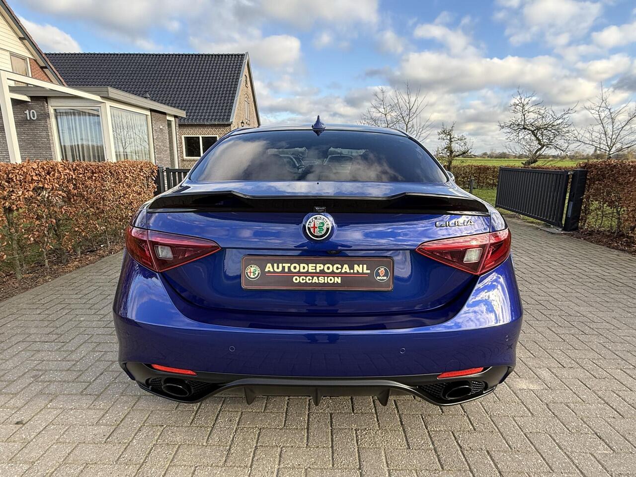 Alfa Romeo GIULIA 2.0 T Veloce 280 PK / Active Schokdempers en LSD!! Topstaat!! Blu Anodizzato!!