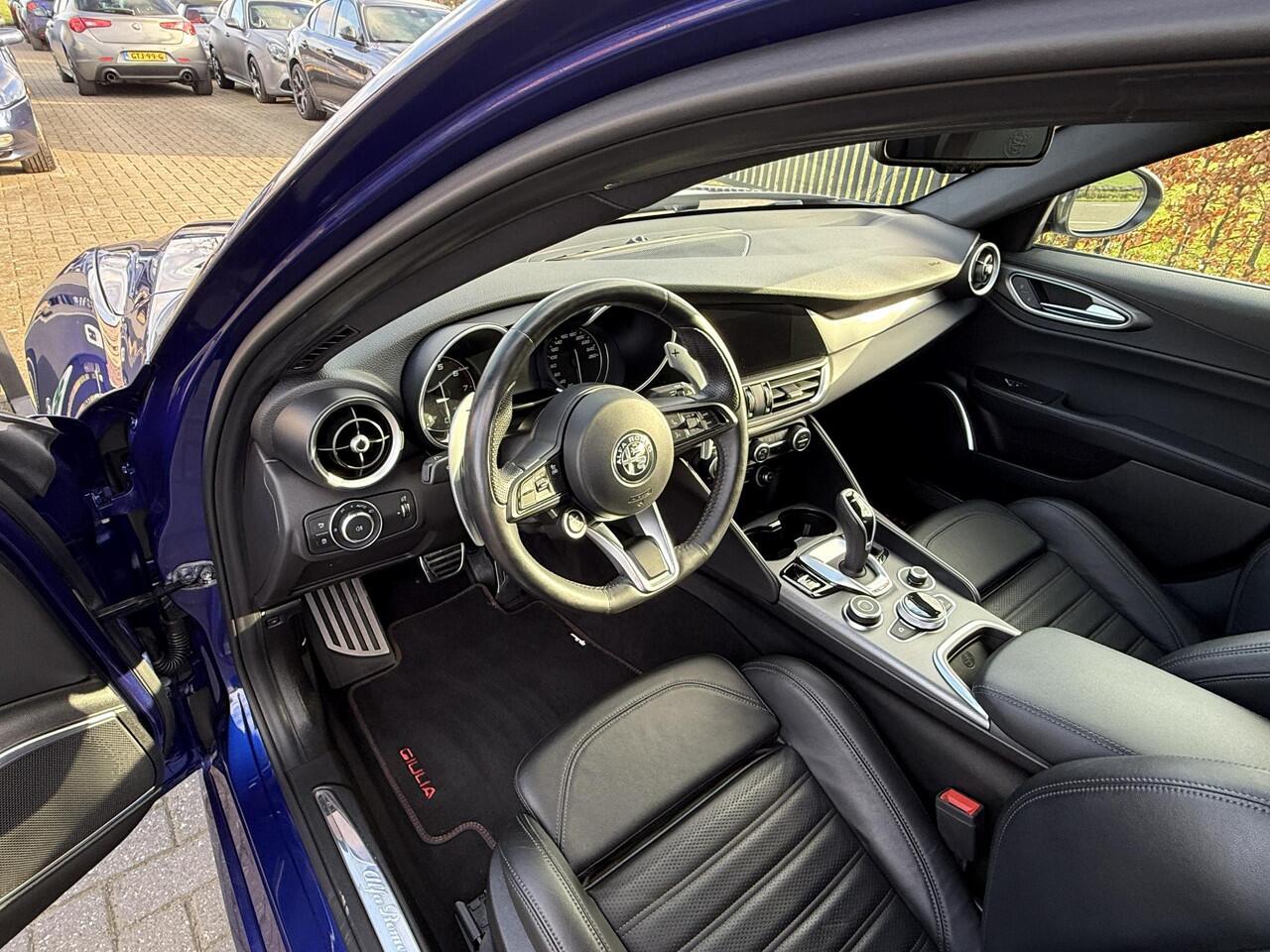 Alfa Romeo GIULIA 2.0 T Veloce 280 PK / Active Schokdempers en LSD!! Topstaat!! Blu Anodizzato!!