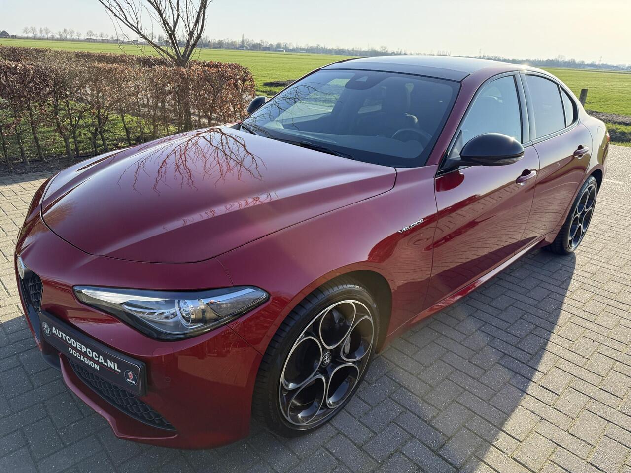 Alfa Romeo GIULIA 2.0 T Veloce AWD Rosso Competitione / Etna - Panorama dak!