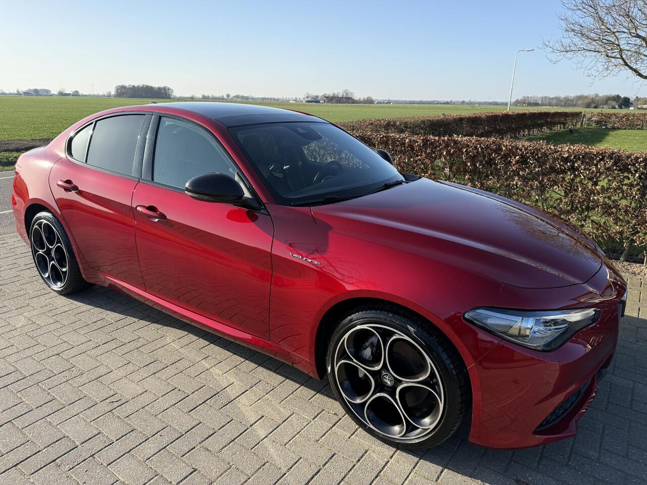 Alfa Romeo GIULIA 2.0 T Veloce AWD Rosso Competitione / Etna - Panorama dak!