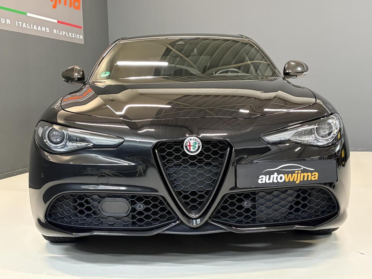 Alfa Romeo GIULIA 2.0 Turbo 280pk Automaat Q4 Estrema Unieke Uitvoering! Alle Opties!