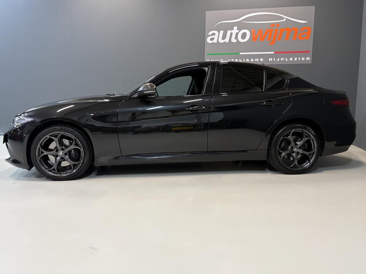 Alfa Romeo GIULIA 2.0 Turbo 280pk Automaat Q4 Estrema Unieke Uitvoering! Alle Opties!