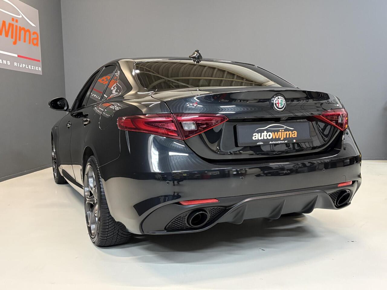 Alfa Romeo GIULIA 2.0 Turbo 280pk Automaat Q4 Estrema Unieke Uitvoering! Alle Opties!