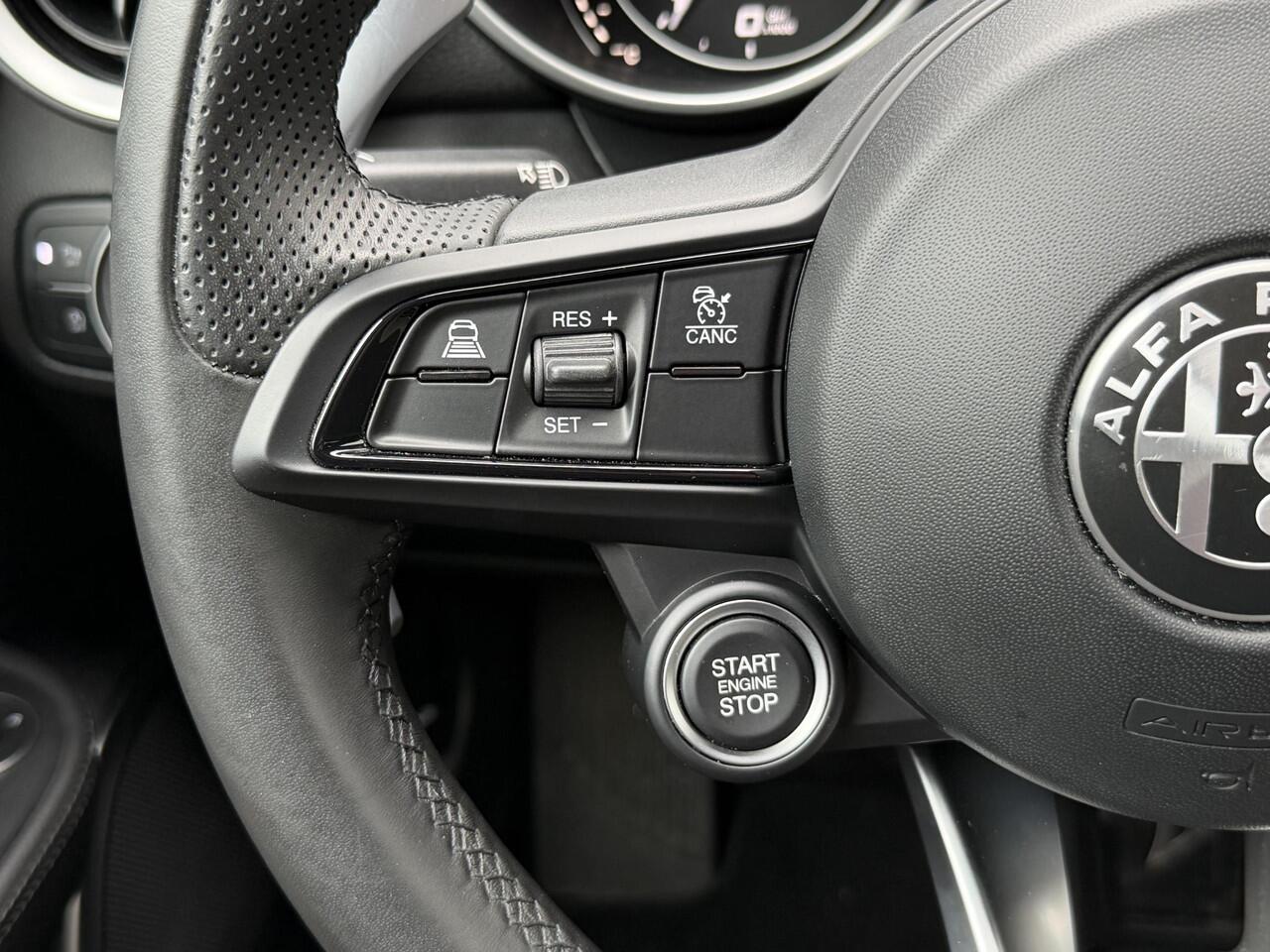 Alfa Romeo GIULIA 2.0T Sprint | NL-Auto van 1e eigenaar