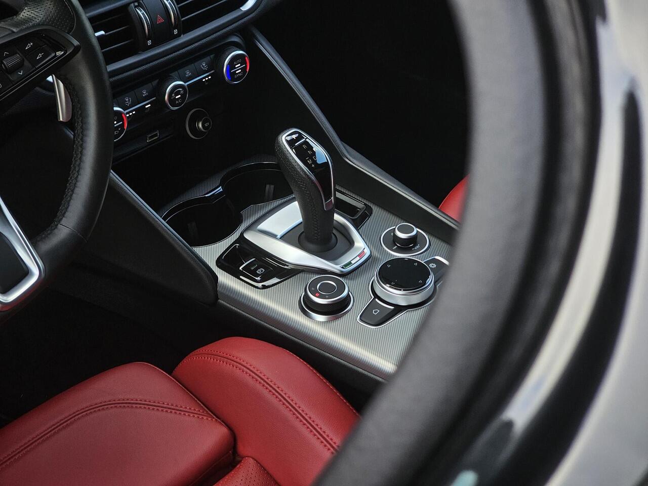 Alfa Romeo GIULIA 2.0 T GME AWD Veloce / ROOD LEDER / ADAS 2