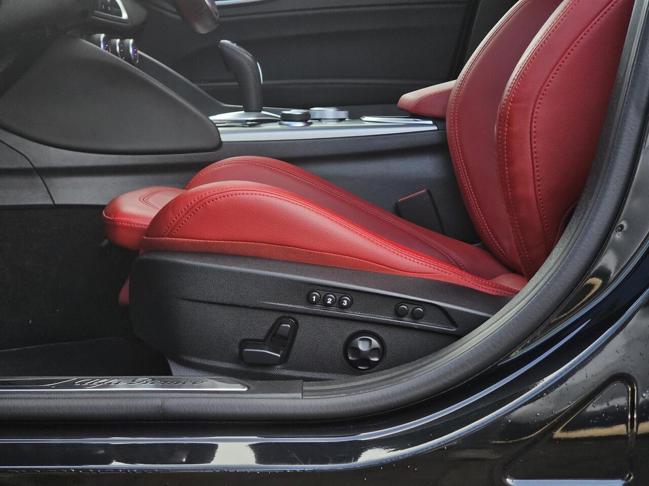 Alfa Romeo GIULIA 2.0 T GME AWD Veloce / ROOD LEDER / ADAS 2