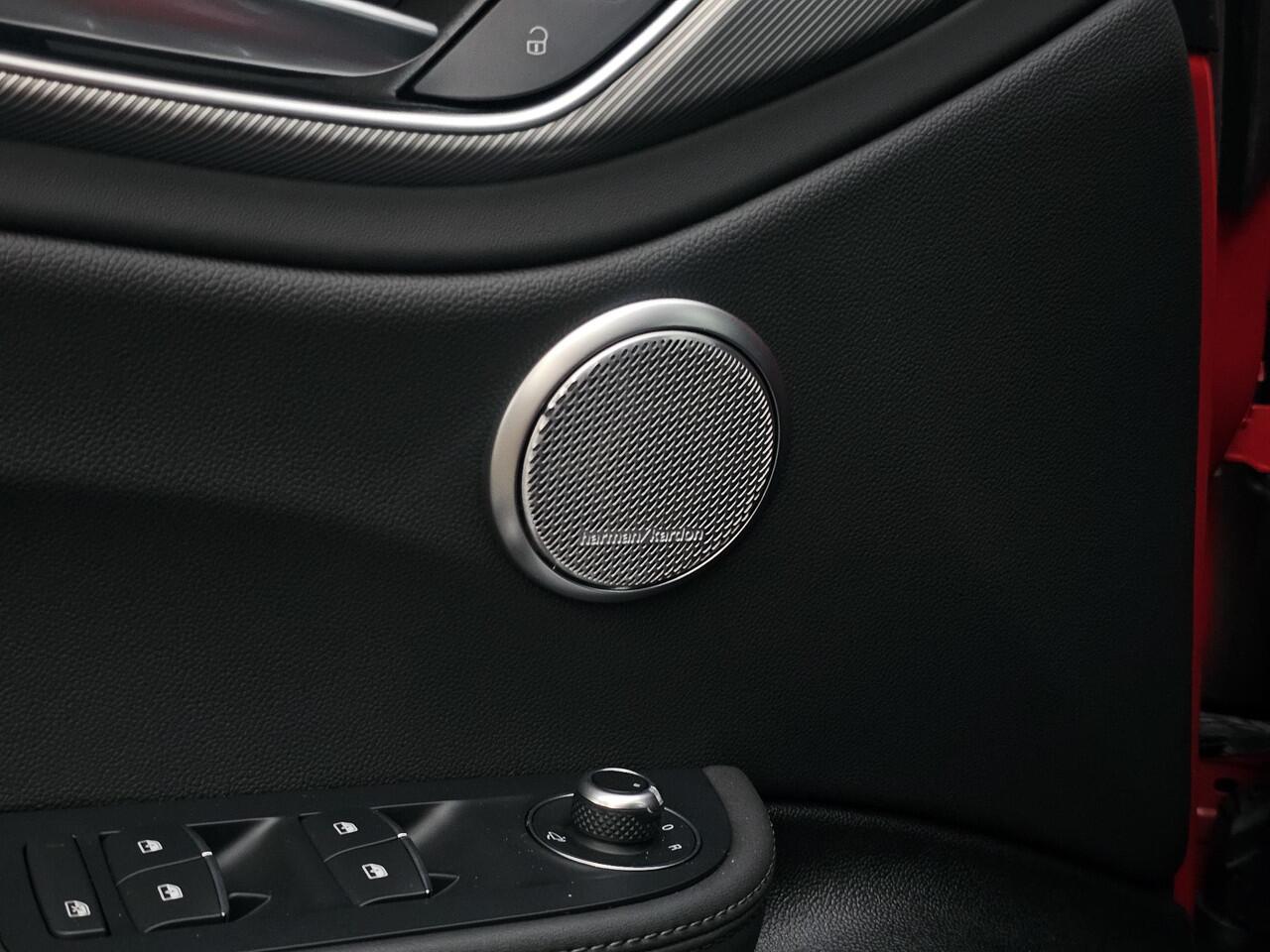 Alfa Romeo GIULIA 2.0 T GME AWD Competizione / CARPLAY / ADAPT. SCHOKBREKER /